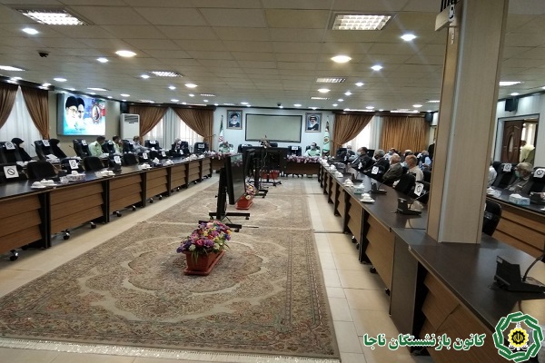 نشست صمیمی فرمانده انتظامی استان قزوین با پیشکسوتان