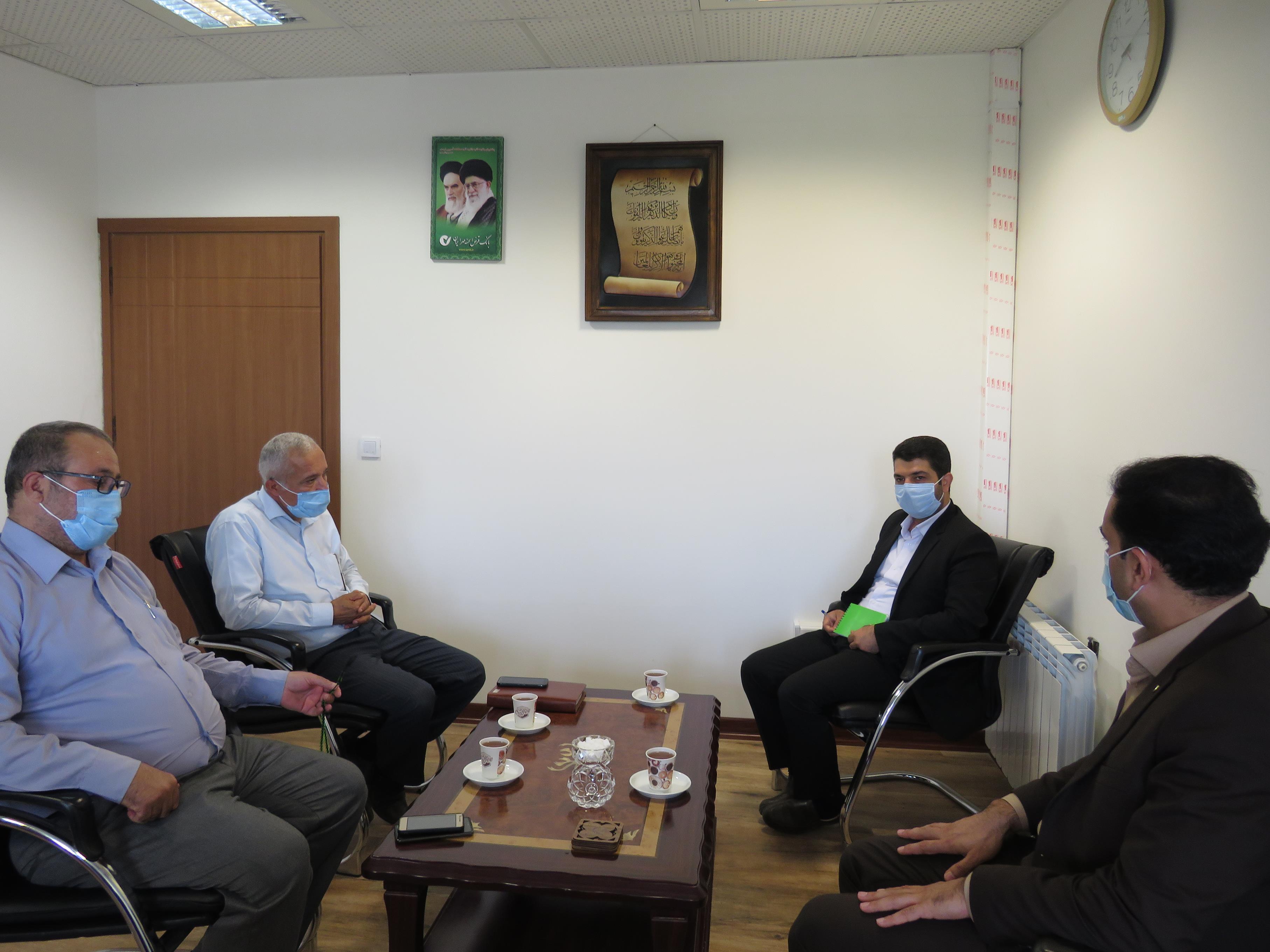 دیدار رئیس کانون بازنشستگان استان مازندران با مدیرعامل بانک قرض الحسنه مهر
