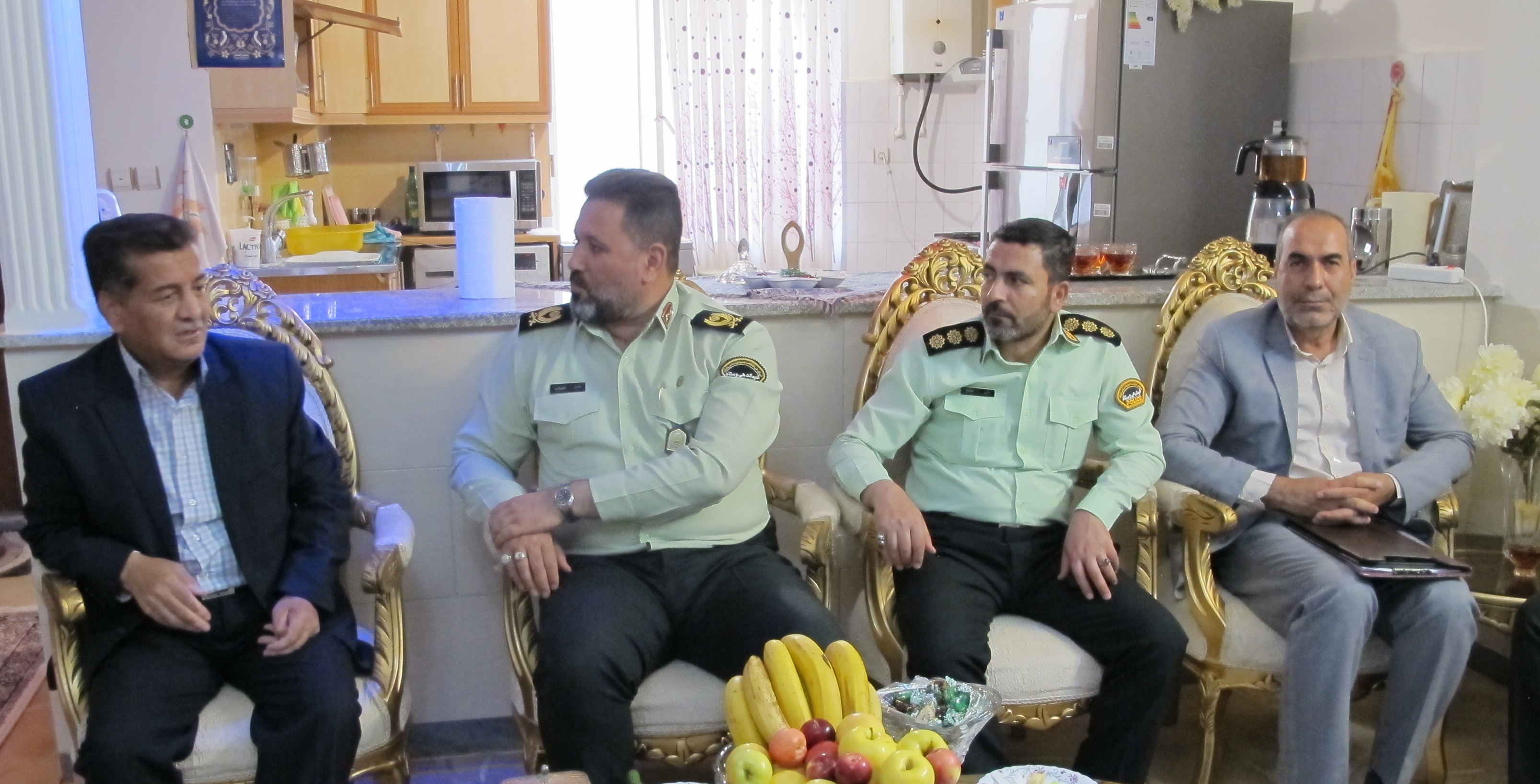 دیدار و سرکشی از 6 بازنشسته در شهرستان اراک به همراه فرماندهی انتظامی استان