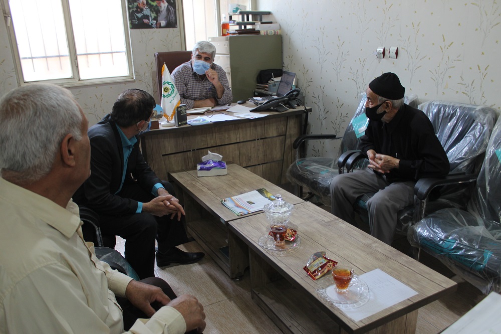 ملاقات حضوری نماینده شرق استان تهران در مجمع کانون روز 2 خرداد ماه برگزار شد. ملاقات حضوری نماینده شرق استان تهران در مجمع کانون روز 2 خرداد ماه برگزار شد.