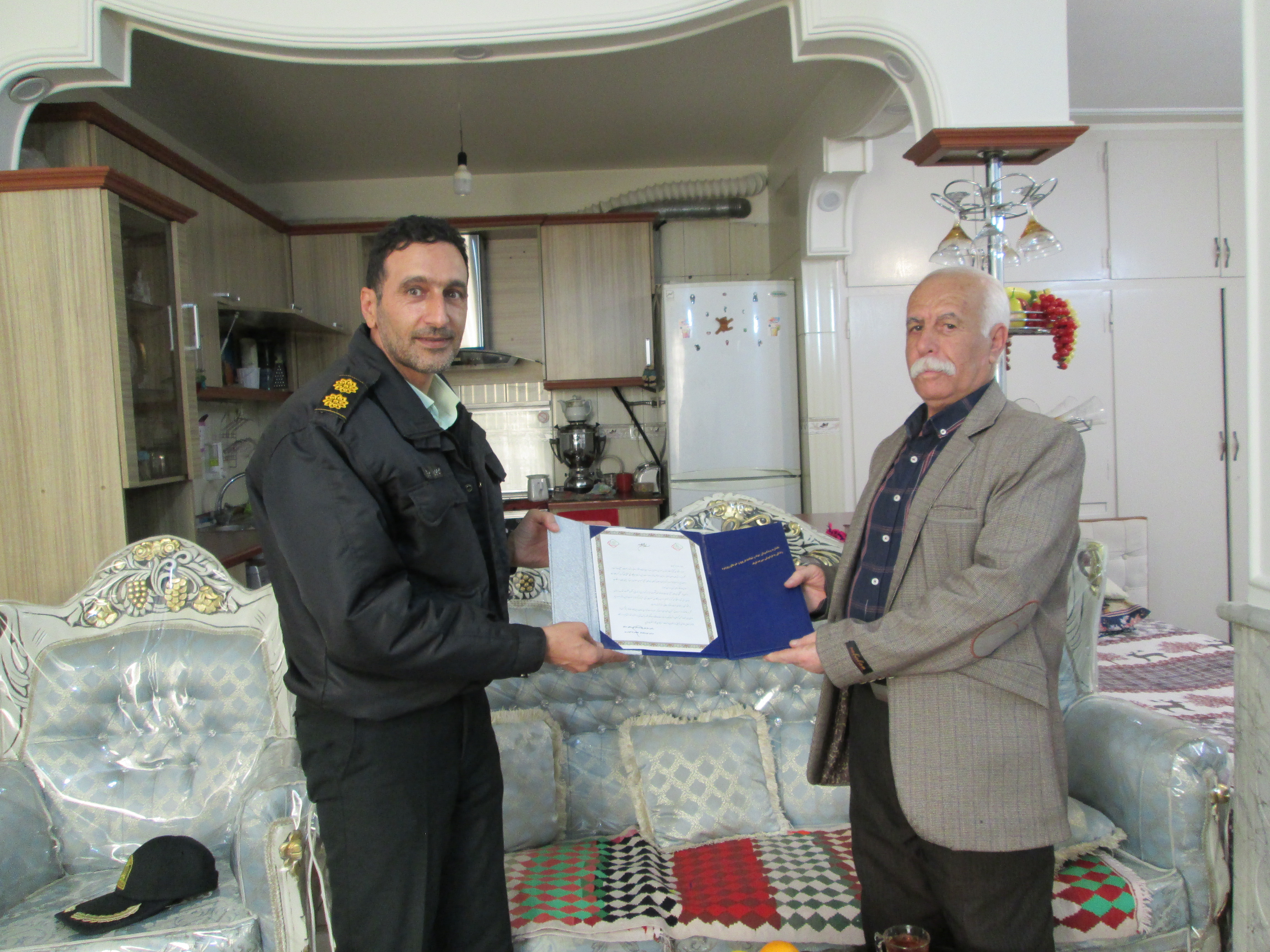 دﯾﺪار ﺑﺎ ۳ ﺑﺎزﻧﺸﺴﺘه توسط رئیس امور بازنشستگان