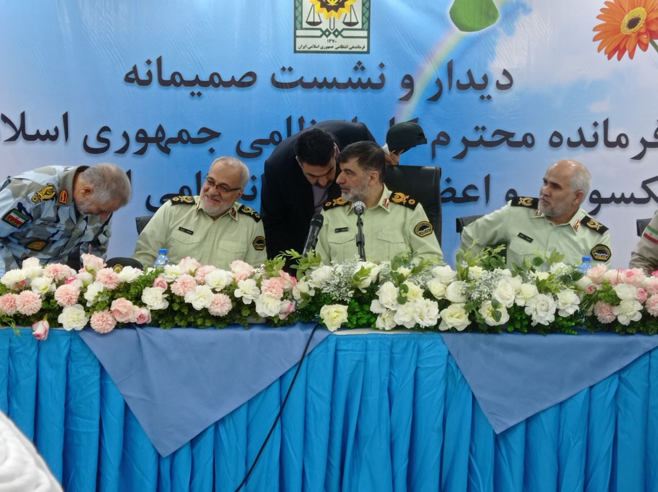 برگزاری نشست صمیمی فرمانده کل انتظامی جمهوری اسلامی ایران با تعدادی از پیشکسوتان