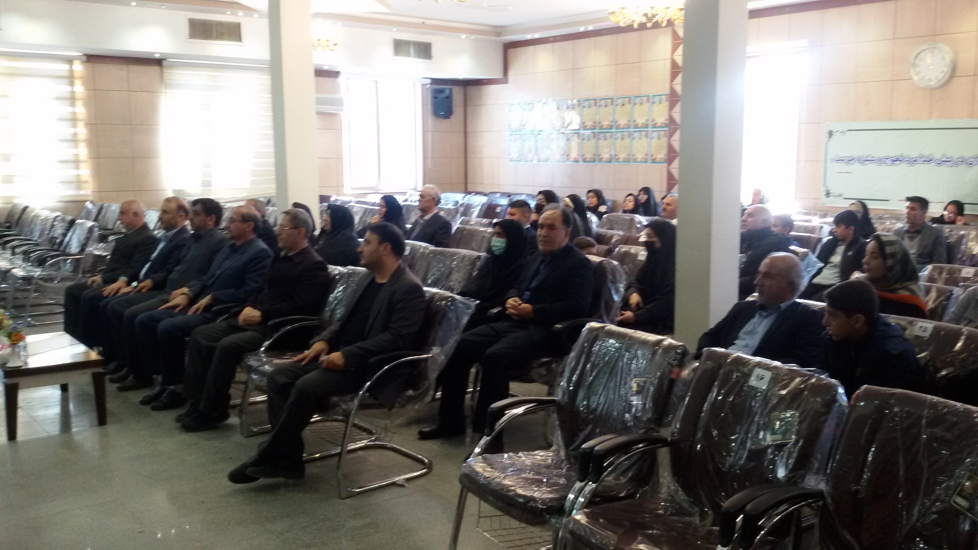 رگزاری مراسم ضیافت خانوادگی شهرستان کرمانشاه با حضور 30  نفر بازنشسته و خانواده آن‌ها