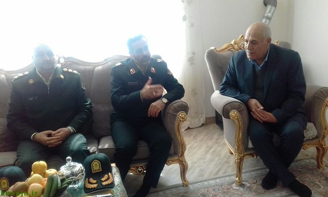 دیدار فرمانده انتظامی استان اردبیل با 2 نفر بازنشسته در شهرستان کوثر