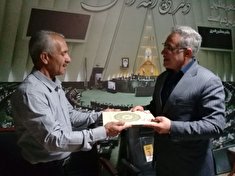 دیدار رئیس دفتر نمایندگی کانون شهرستان جیرفت با نماینده مردم شهرستان جیرفت در مجلس شورای اسلامی