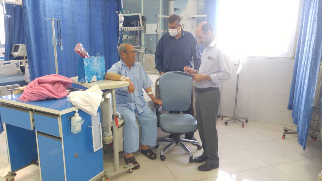 عیادت از دو نفر از بازنشستگان در بیمارستان حضرت ابوالفضل (ع) ناجا کرمانشاه