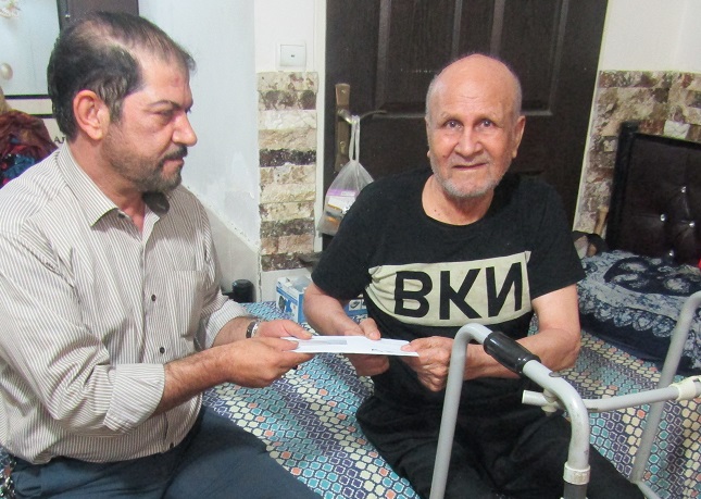 دیدار با بازنشسته بیمار در شهرستان پاکدشت دیدار با بازنشسته بیمار در شهرستان پاکدشت