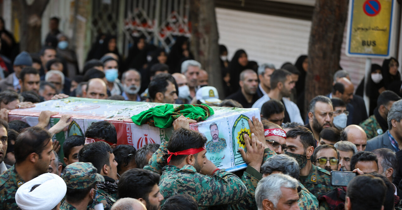 پیکر شهید «اسماعیل چراغی» در زرین‌شهر تشییع و تدفین شد