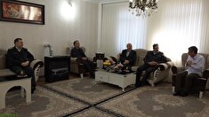 دیدار سردار تقوی فرمانده انتظامی استان اردبیل با ۲ تن از بازنشستگان و مستمری بگیران استان