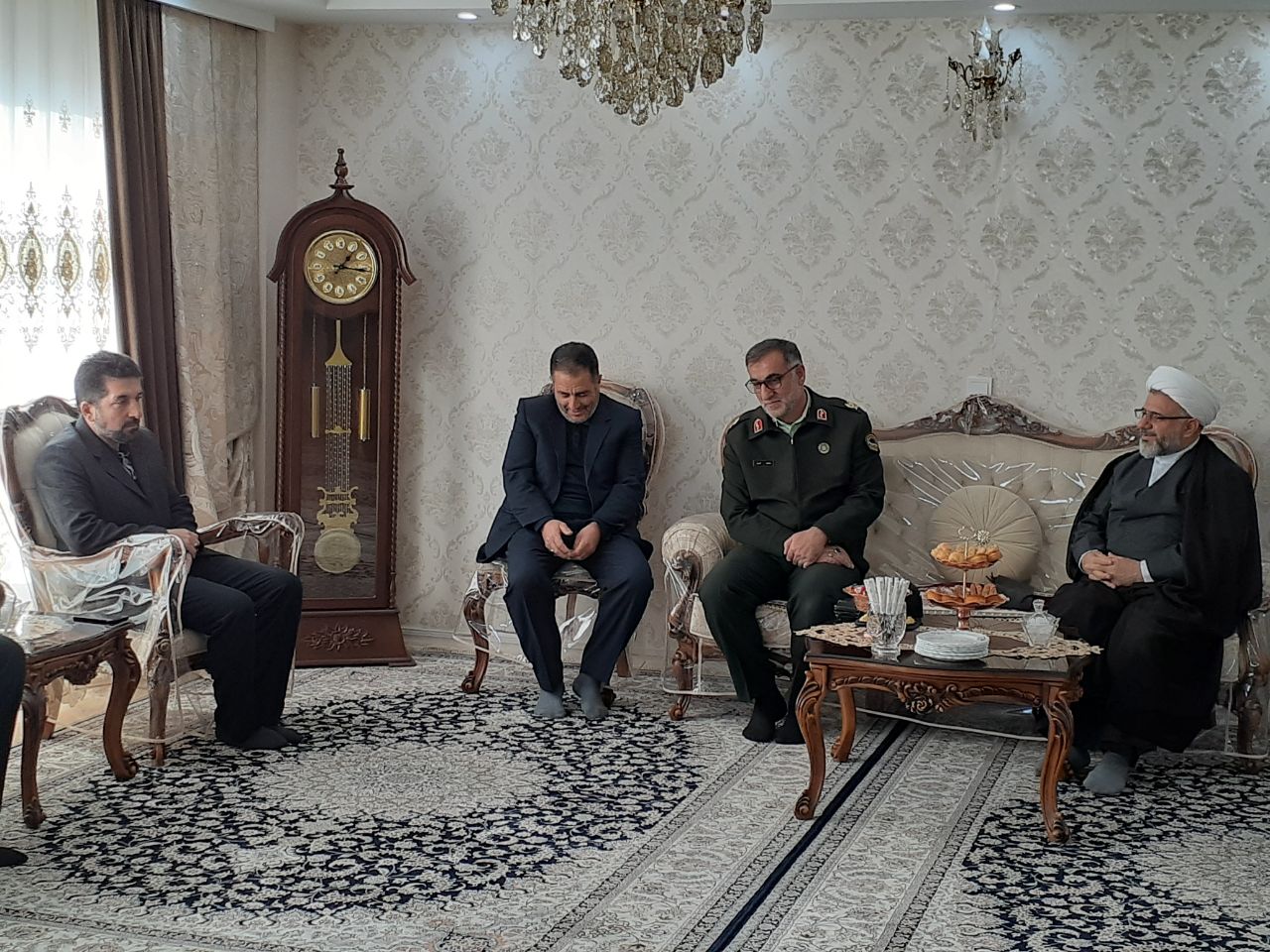 دیدار و ملاقات فرمانده انتظامی استان همدان با 3 نفر از پیشکسوتان