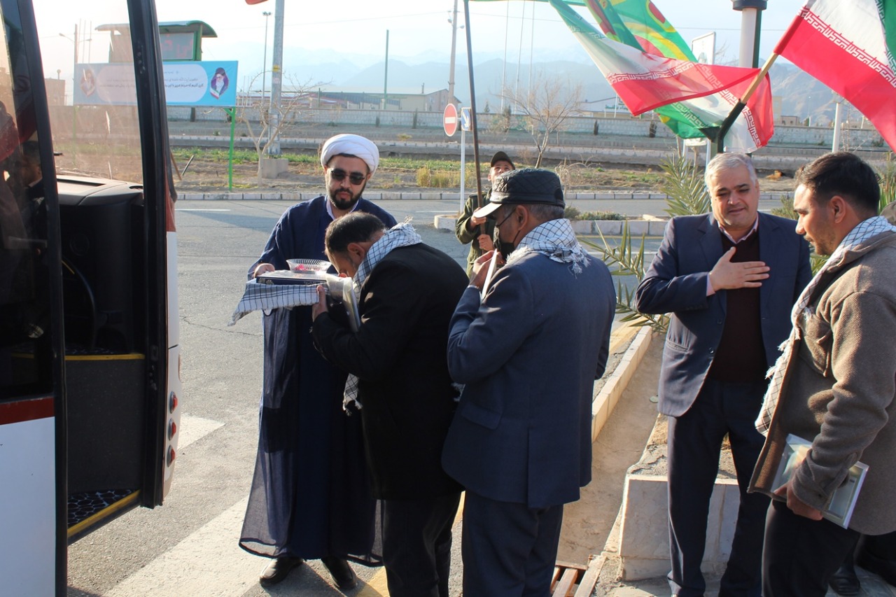  اعزام اولین کاروان زیارتی پیشکسوتان انتظامی استان به عتبات‌ عالیات