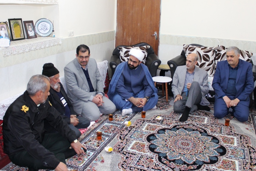 دیدار فرمانده انتظامی استان با خانواده شهید محمدرضا گیوشادی