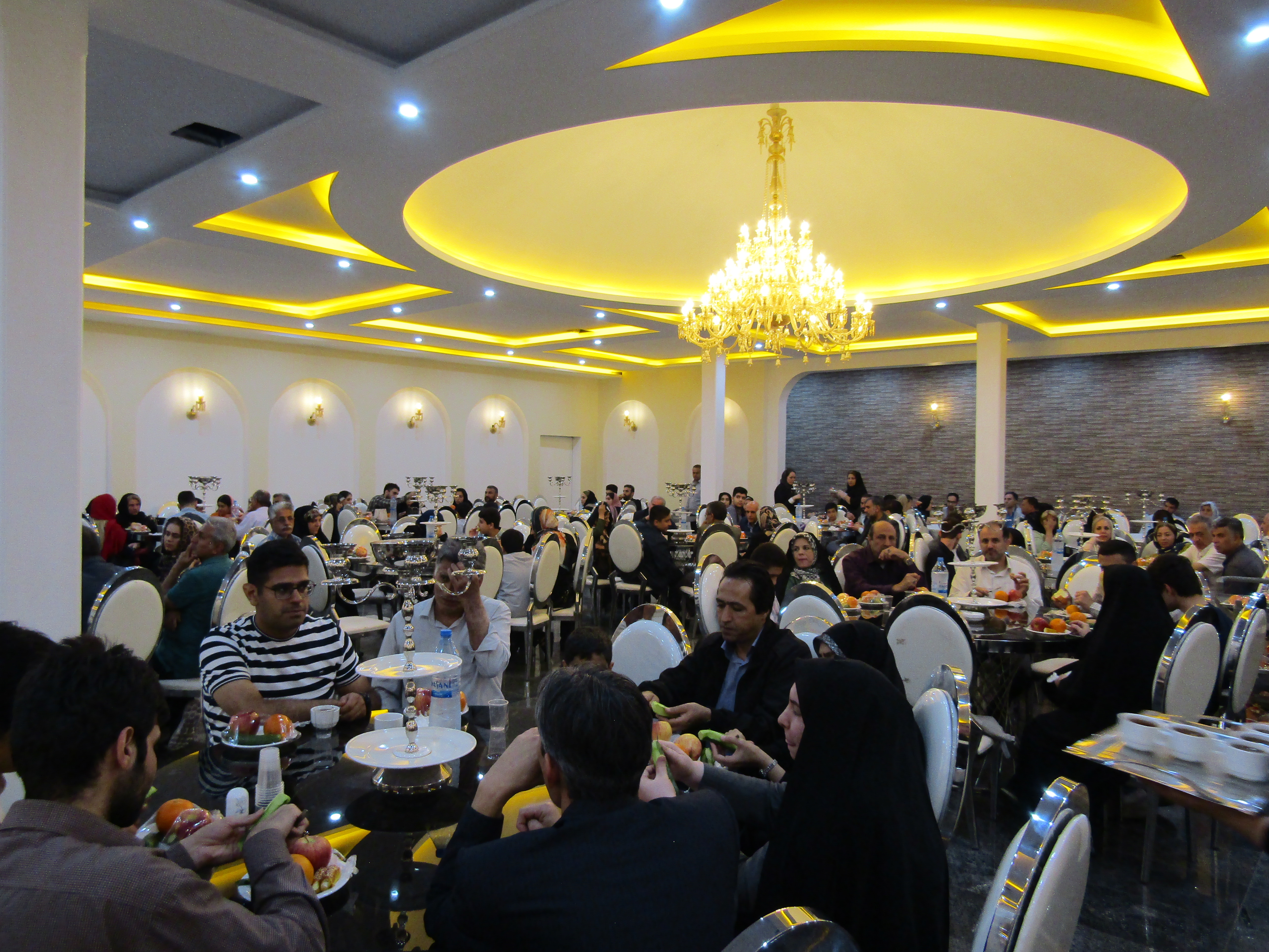 برگزاری ضیافت کانون بازنشستگان البرز با حضور 220 عضو کانون و خانواده برگزاری ضیافت کانون بازنشستگان البرز با حضور 220 عضو کانون و خانواده