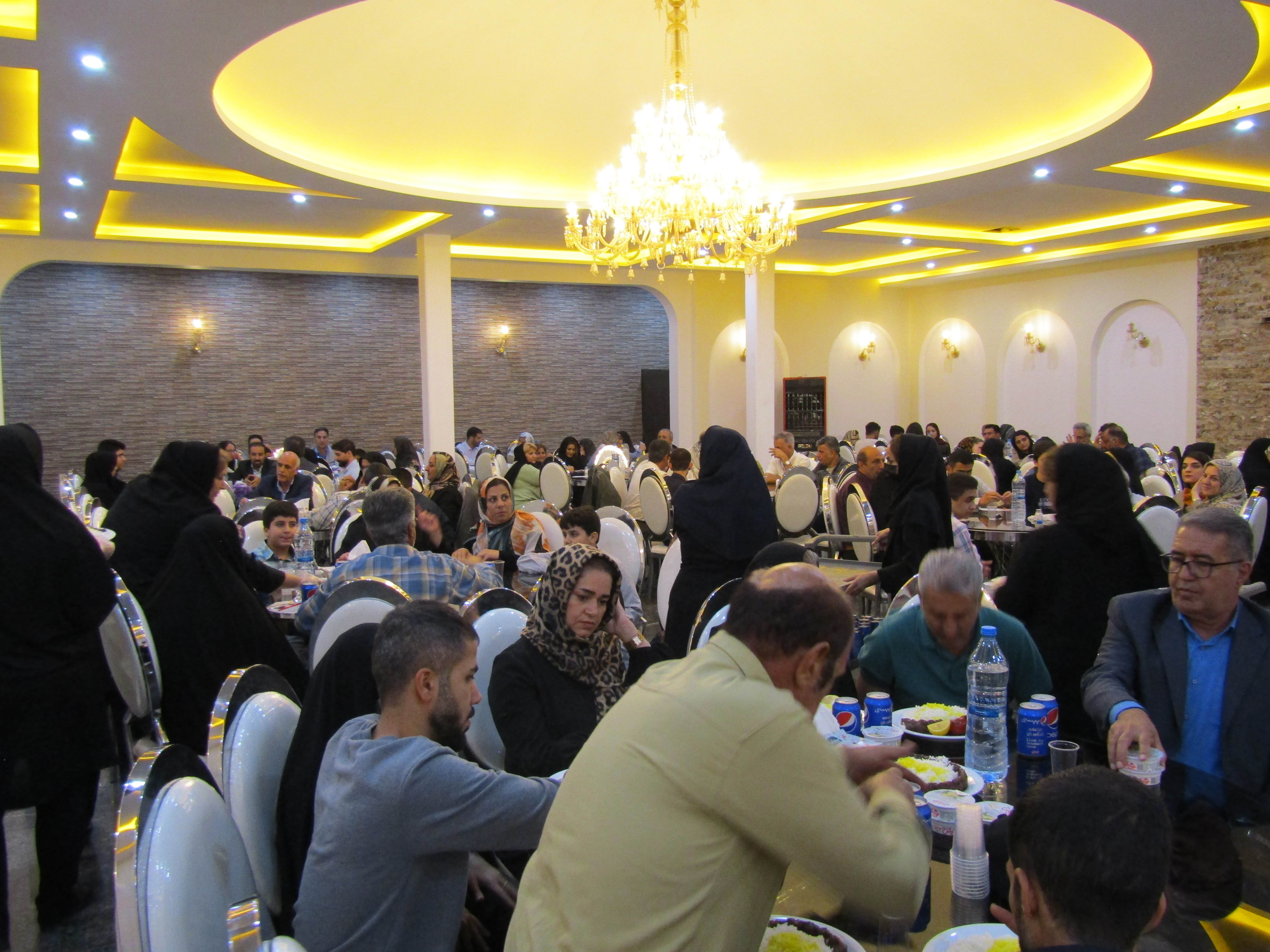 برگزاری ضیافت کانون بازنشستگان البرز با حضور 220 عضو کانون و خانواده برگزاری ضیافت کانون بازنشستگان البرز با حضور 220 عضو کانون و خانواده