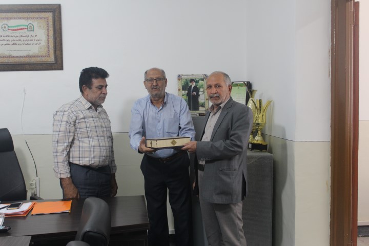 تکریم از 24 نفر از اعضای وابسته در شهرستان زاهدان در اردیبهشت ماه سال 1402 تکریم از 24 نفر از اعضای وابسته در شهرستان زاهدان در اردیبهشت ماه سال 1402