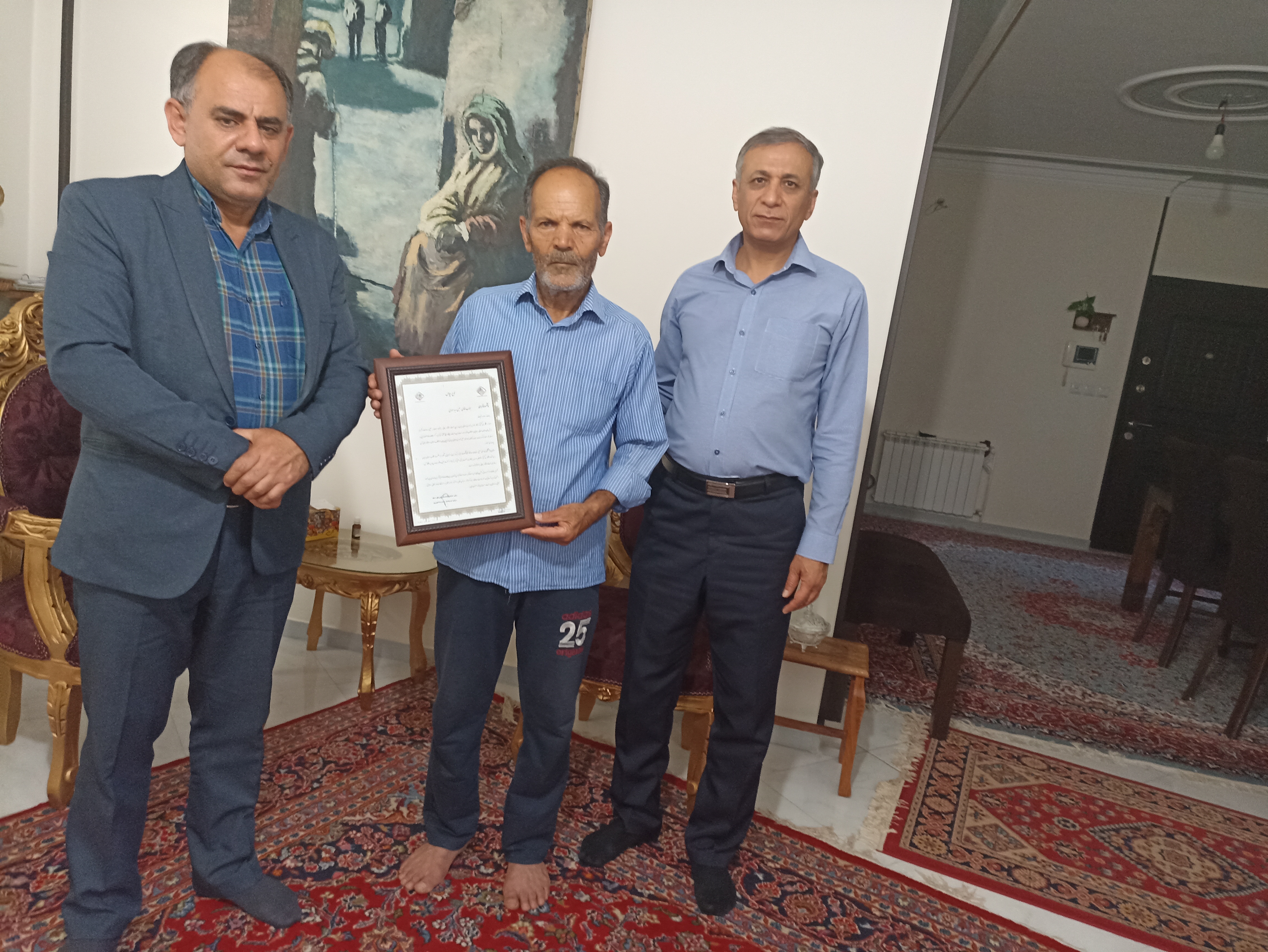 به مناسبت دهه کرامت با 7 نفر از پیشکسوتان انتظامی استان دیدار گردید به مناسبت دهه کرامت با 7 نفر از پیشکسوتان انتظامی استان دیدار گردید