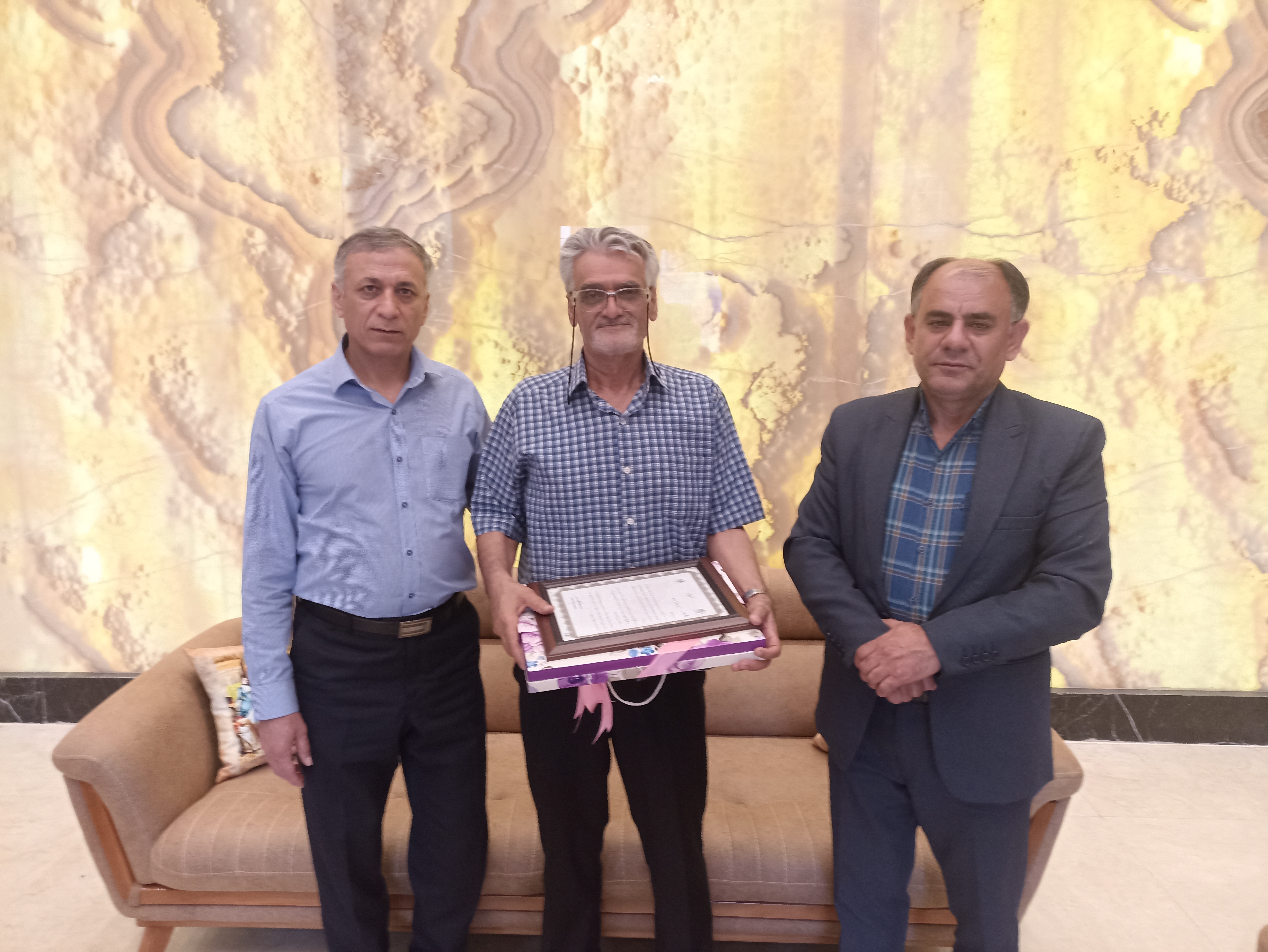 به مناسبت دهه کرامت با 7 نفر از پیشکسوتان انتظامی استان دیدار گردید به مناسبت دهه کرامت با 7 نفر از پیشکسوتان انتظامی استان دیدار گردید