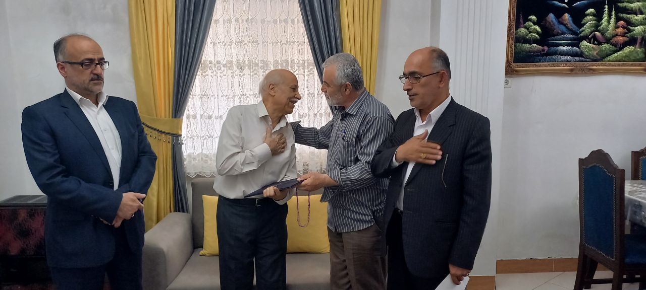 دیدار با بازنشستگان انتظامی استان گیلان دیدار با بازنشستگان انتظامی استان گیلان