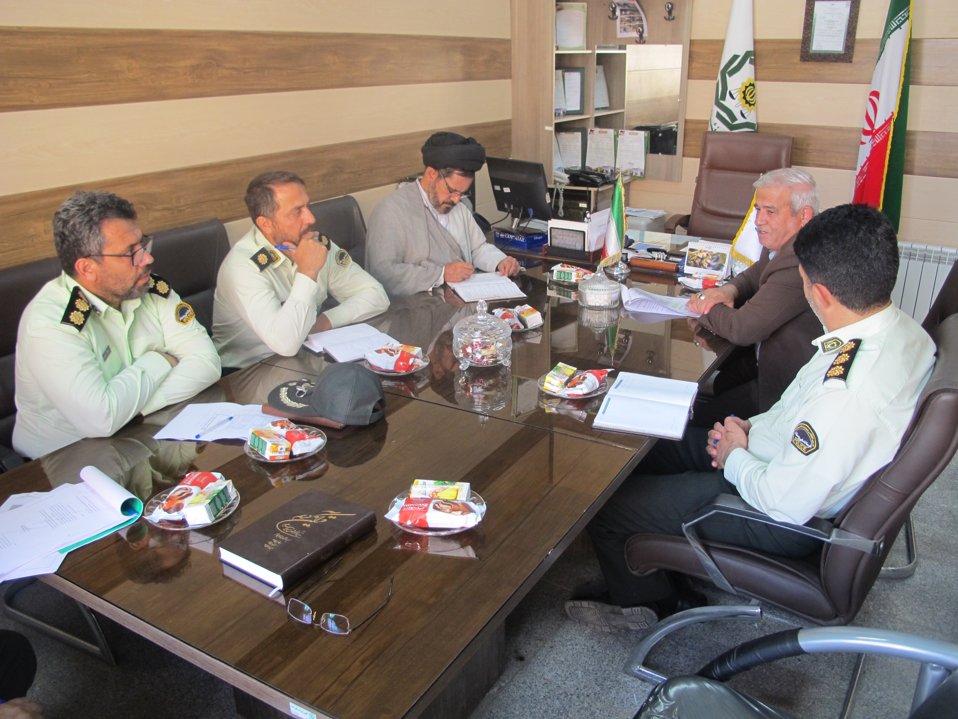 برگزاری جلسه شور ستادی کانون انتظامی استان همدان برگزاری جلسه شور ستادی کانون انتظامی استان همدان