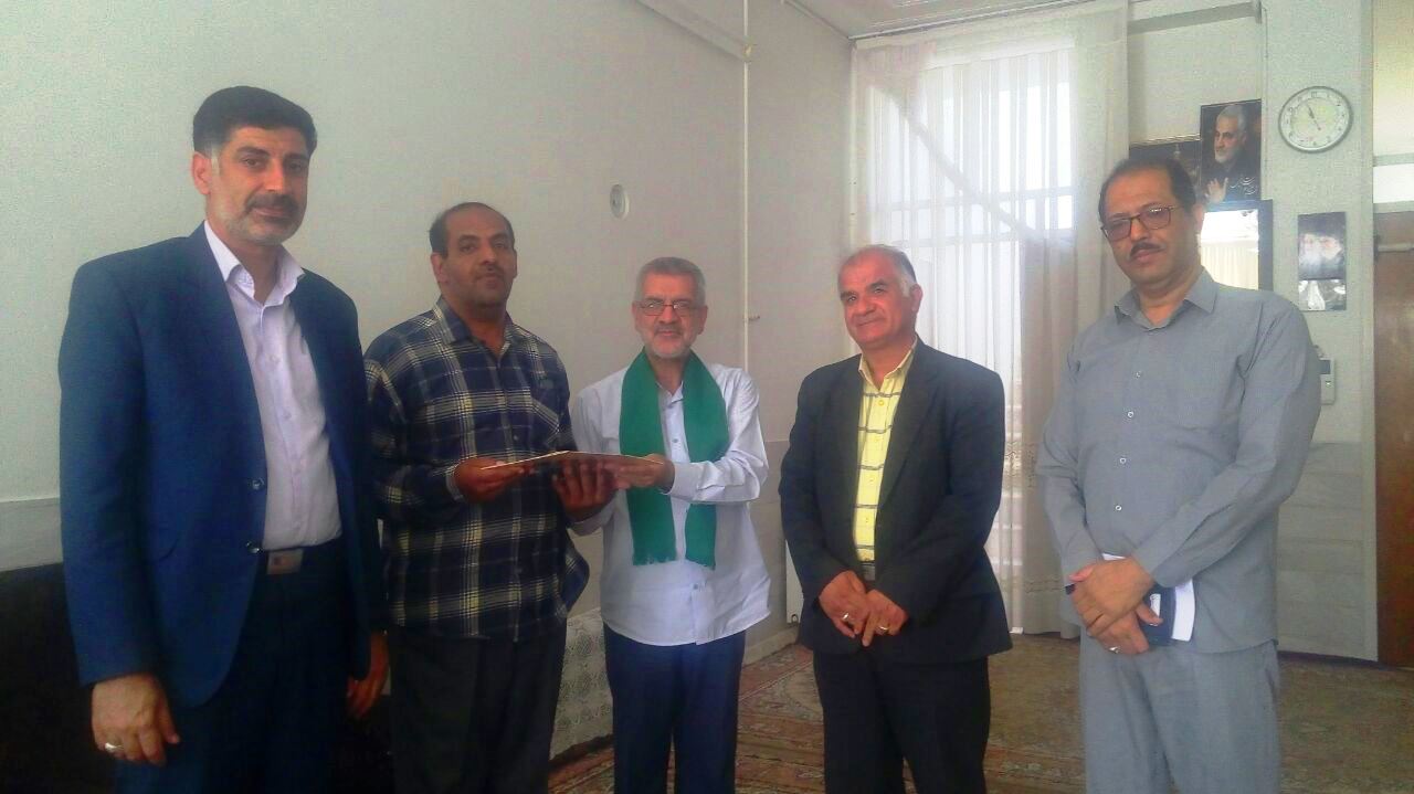 حضور در منزل بازنشسته جناب آقای مصطفی جعفری حضور در منزل بازنشسته جناب آقای مصطفی جعفری