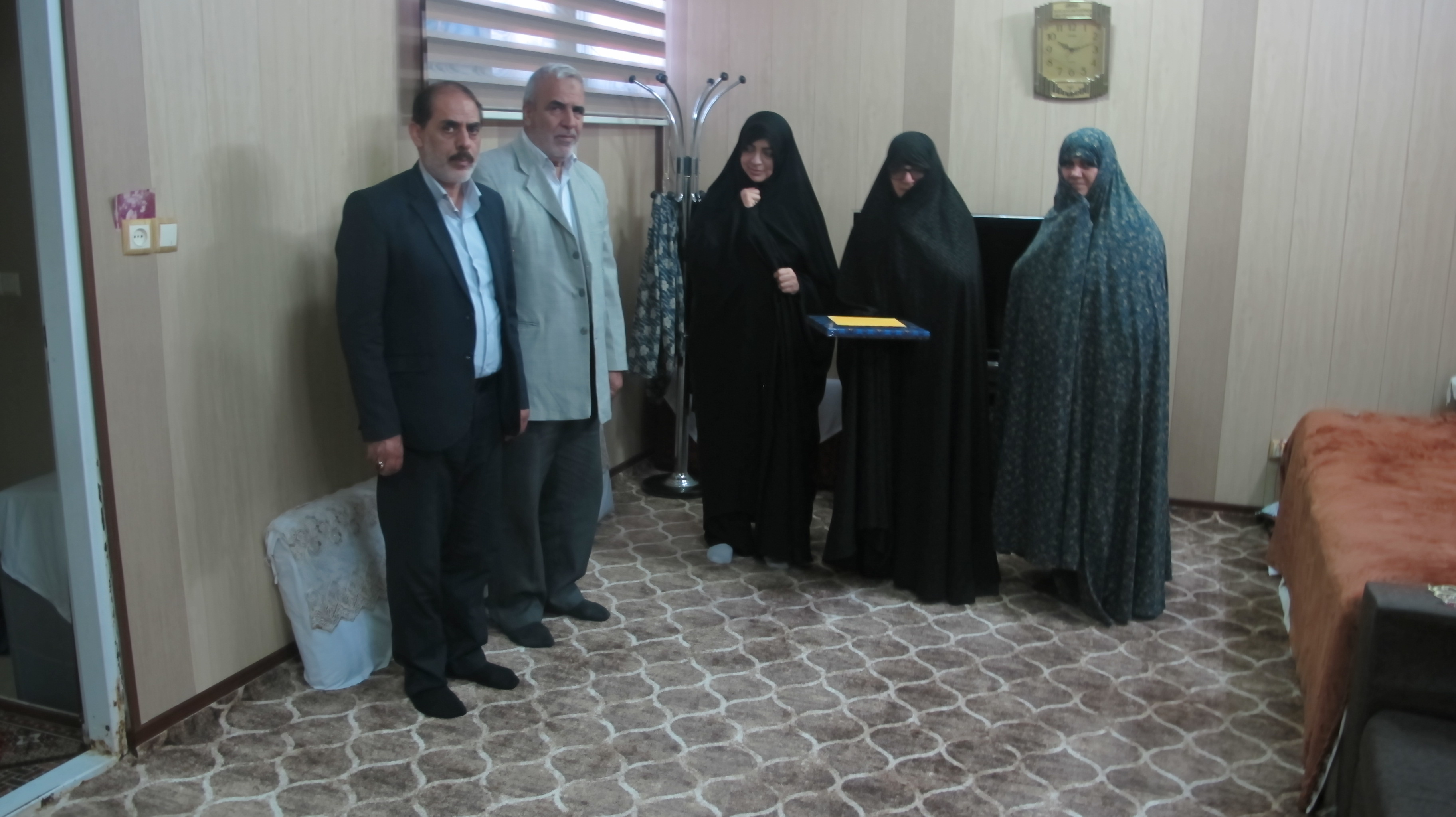 دیدار رئیس کانون استان قم با خانواده مرحوم سید علی هاشمی دیدار رئیس کانون استان قم با خانواده مرحوم سید علی هاشمی