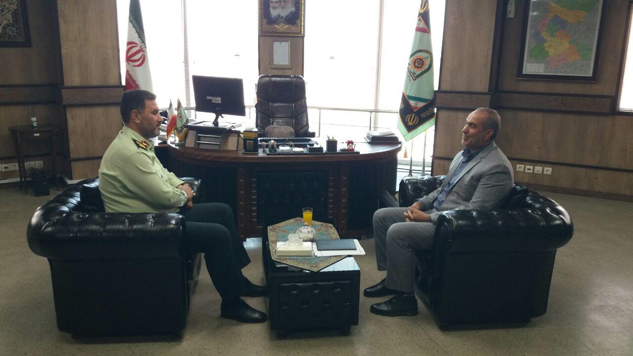 رئیس کانون بازنشستگان استان مرکزی با فرمانده انتظامی استان مرکزی دیدار و گفتگو کرد. رئیس کانون بازنشستگان استان مرکزی با فرمانده انتظامی استان مرکزی دیدار و گفتگو کرد.