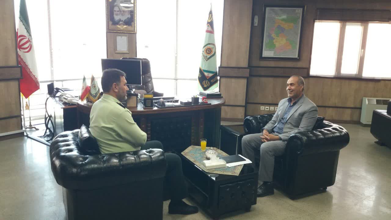 رئیس کانون بازنشستگان استان مرکزی با فرمانده انتظامی استان مرکزی دیدار و گفتگو کرد. رئیس کانون بازنشستگان استان مرکزی با فرمانده انتظامی استان مرکزی دیدار و گفتگو کرد.