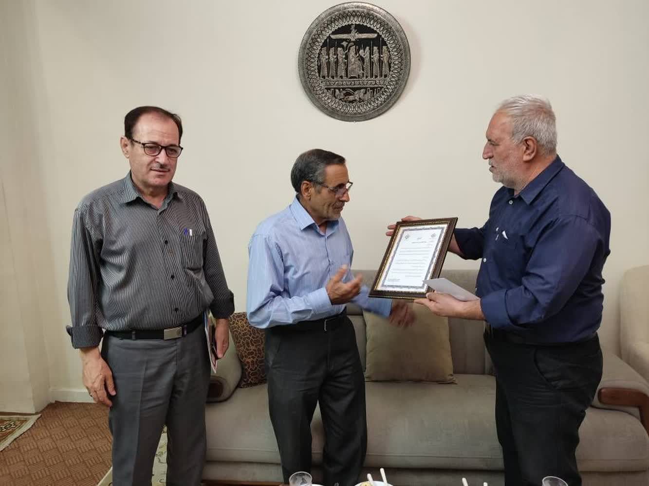 دﯾﺪار ﺑﺎ ﺑﺎزﻧﺸﺴﺘه سید حسین مرتضوی دﯾﺪار ﺑﺎ ﺑﺎزﻧﺸﺴﺘه سید حسین مرتضوی