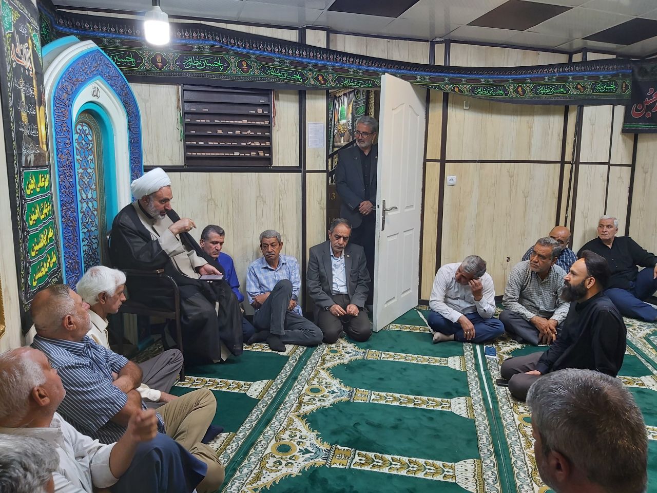 برگزاری جلسه توجیهی برای خادمان زوار اربعین برگزاری جلسه توجیهی برای خادمان زوار اربعین