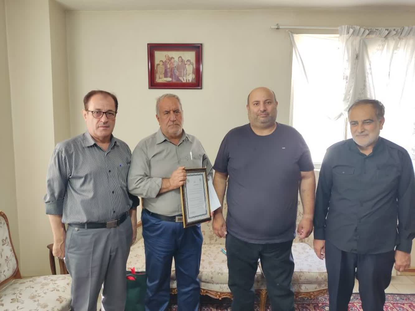 دﯾﺪار ﺑﺎ ﺑﺎزﻧﺸﺴﺘه امیرضا بدر دﯾﺪار ﺑﺎ ﺑﺎزﻧﺸﺴﺘه امیرضا بدر