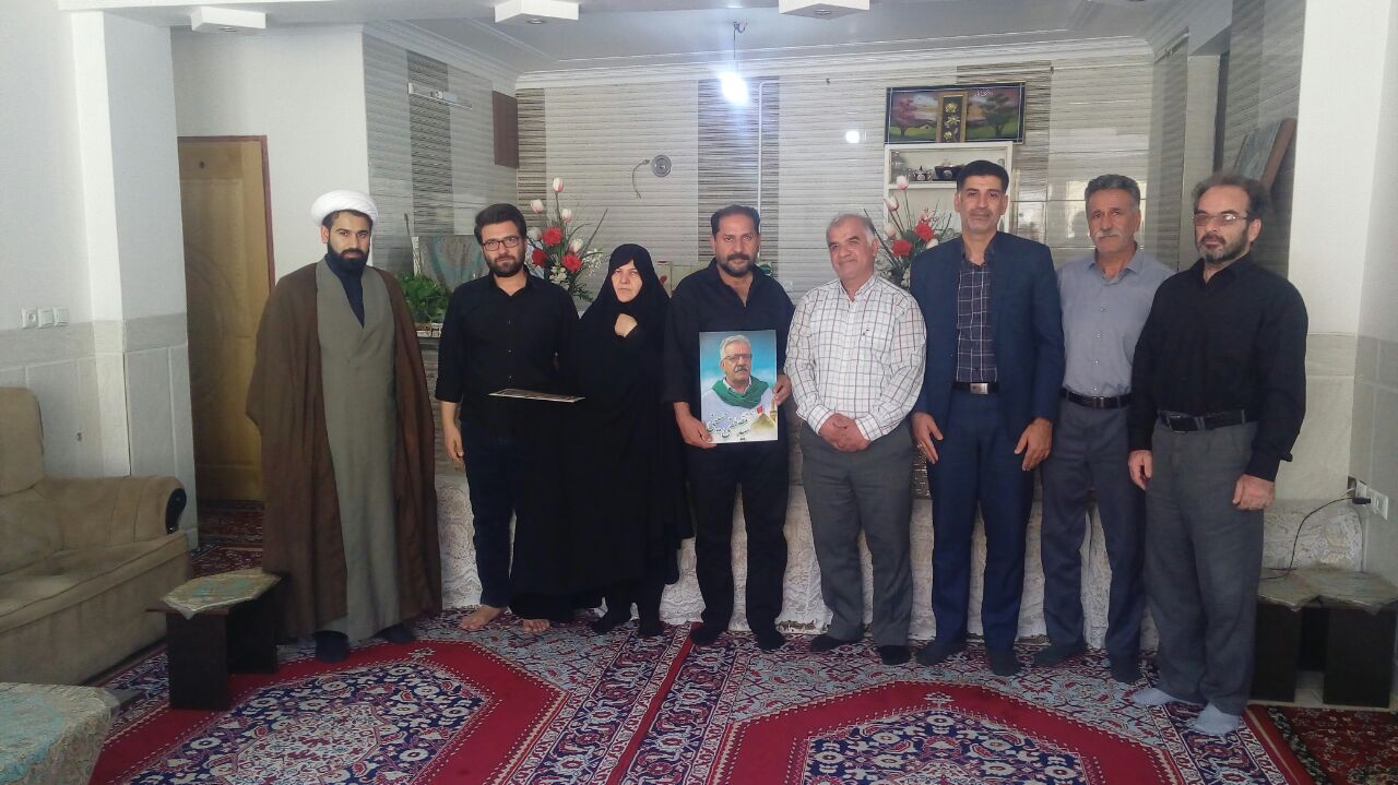 دیدار با مستمری بگیر عزت شاکری دیدار با مستمری بگیر عزت شاکری