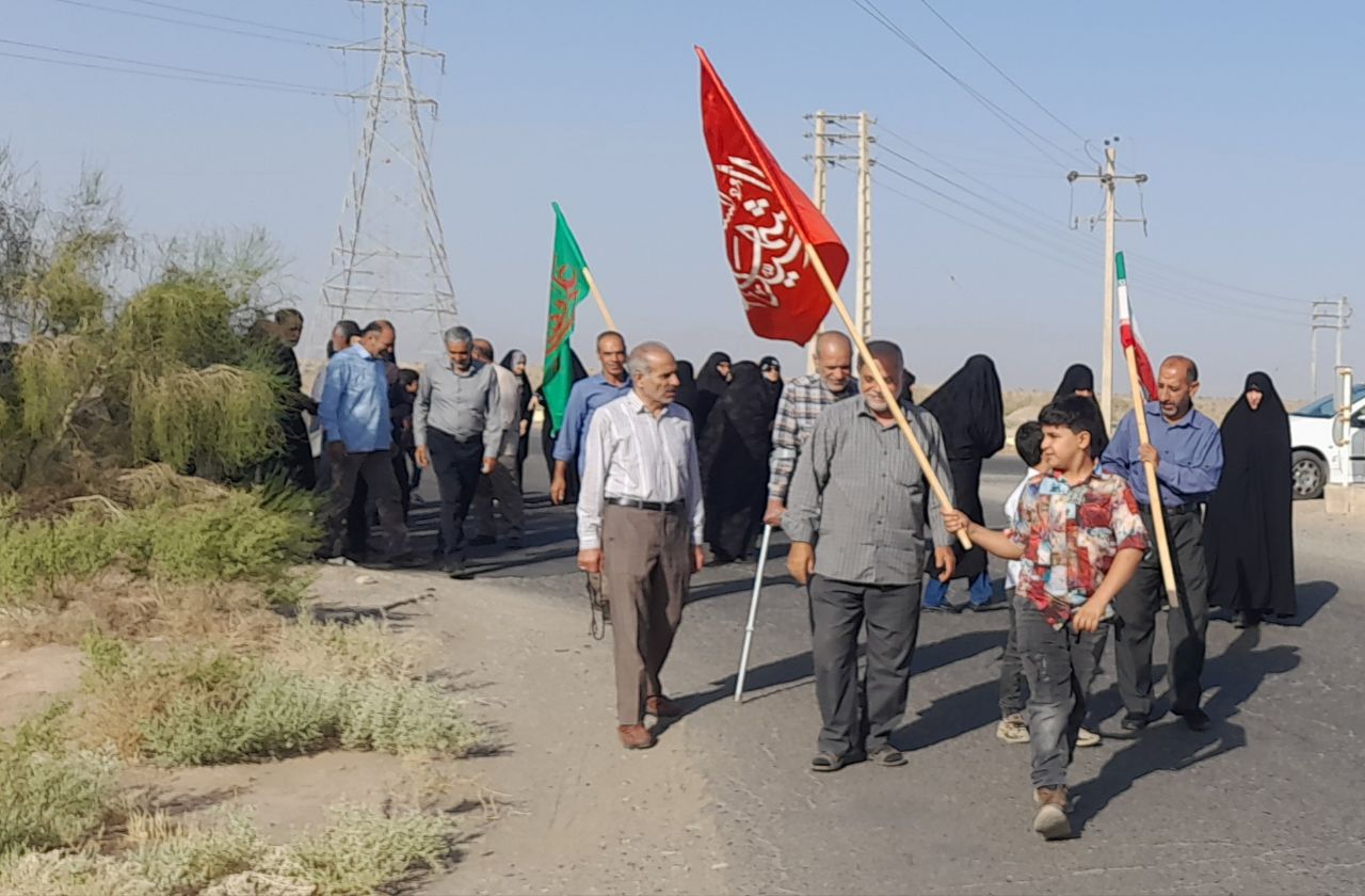 برگزاری همایش پیاده‌روی با خانواده به مناسبت هفته دفاع مقدس در شهرستان کاشان