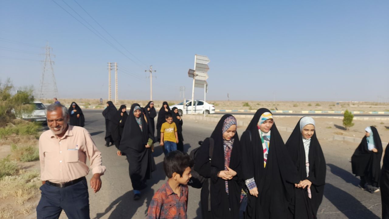 برگزاری همایش پیاده‌روی با خانواده به مناسبت هفته دفاع مقدس در شهرستان کاشان