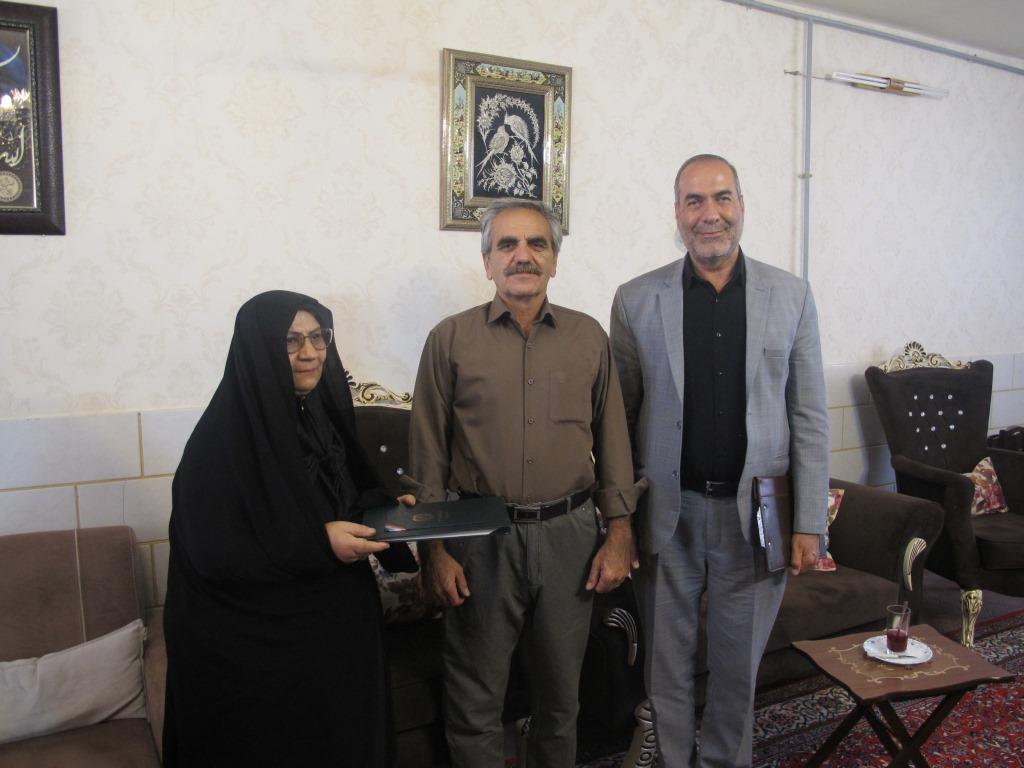 دیدار با 3 بازنشسته در شهرستان اراک دیدار با 3 بازنشسته در شهرستان اراک