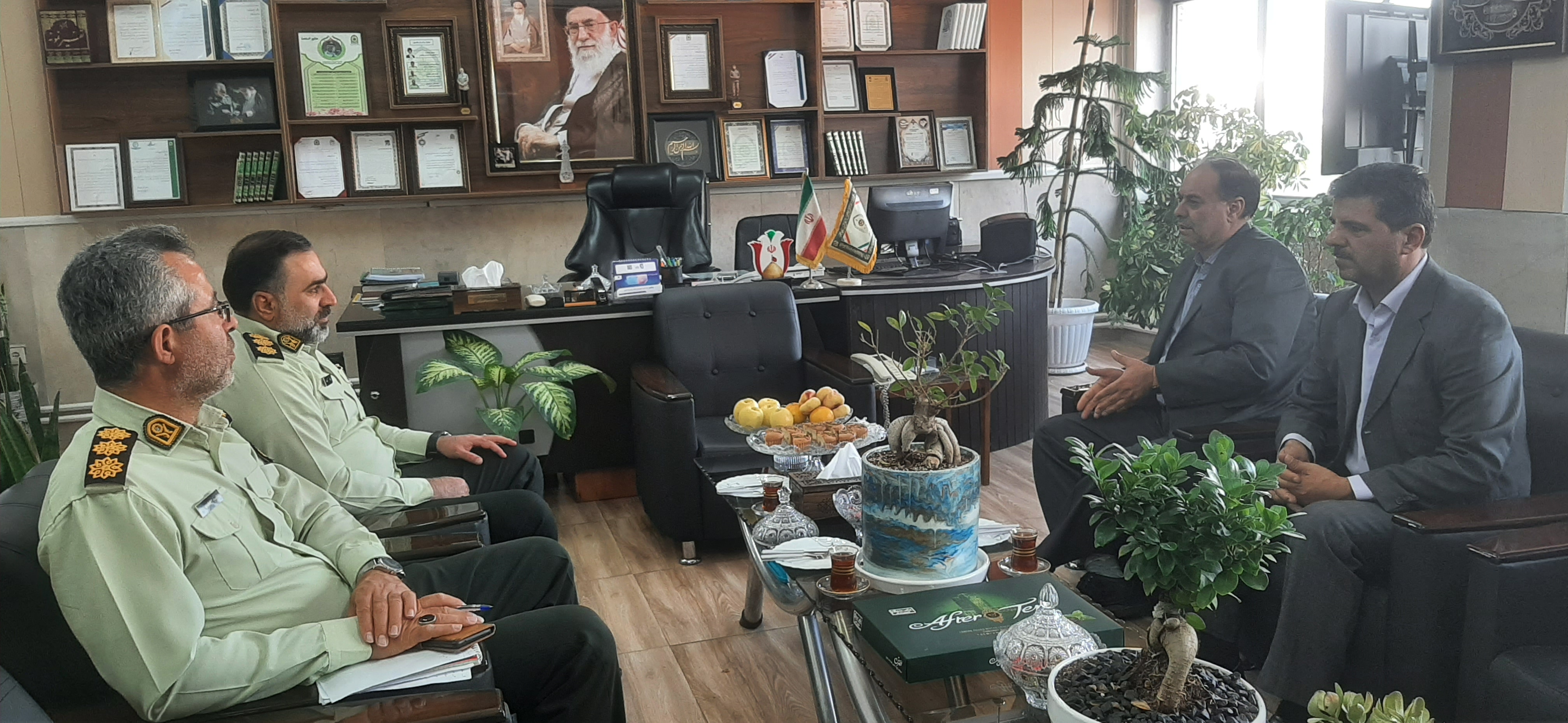 دیدار رئیس کانون بازنشستگان استان البرز با فرمانده انتظامی شهرستان کرج دیدار رئیس کانون بازنشستگان استان البرز با فرمانده انتظامی شهرستان کرج