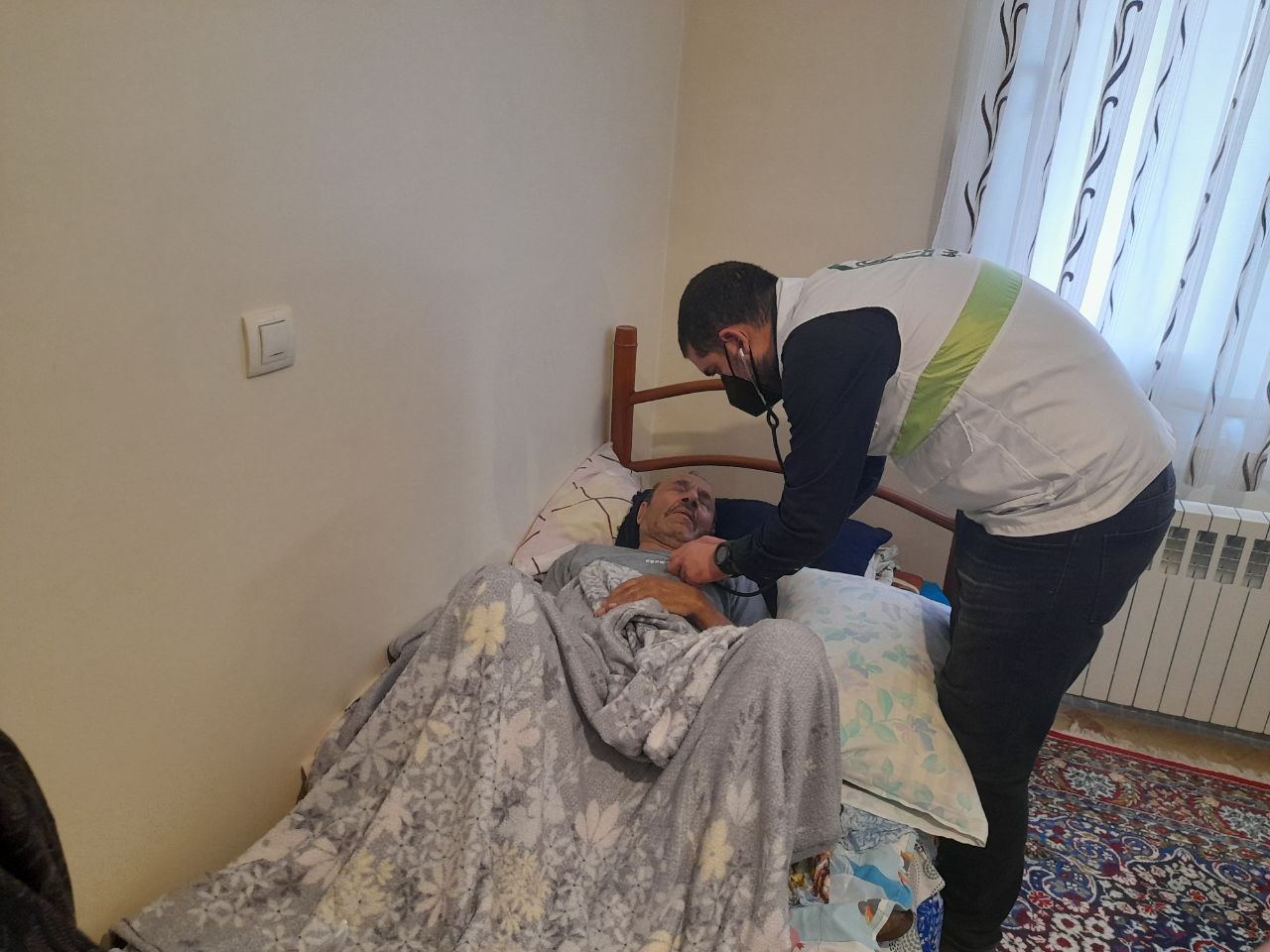 عیادت رئیس دفتر شمال کانون تهران بزرگ از 4 بازنشسته بیمار