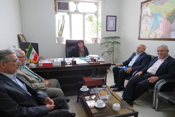 دیدار رئیس کانون  استان با نماینده مردم قزوین، الوند و آبیک در مجلس شورای اسلامی