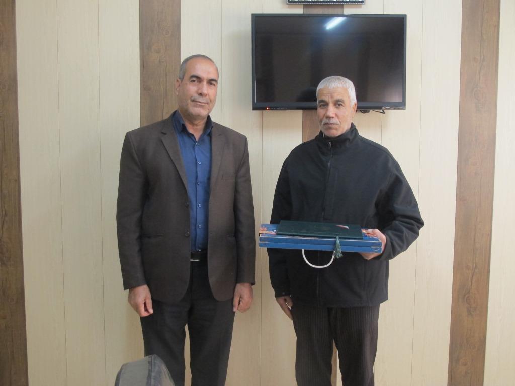 دیدار و گفتگو با یک بازنشسته در شهرستان اراک دیدار و گفتگو با یک بازنشسته در شهرستان اراک