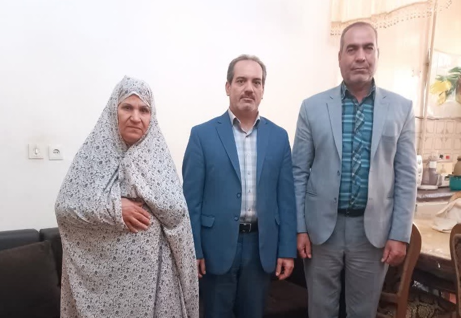 دیدار و سرکشی از خانواده 4 متوفی در شهرستان اراک دیدار و سرکشی از خانواده 4 متوفی در شهرستان اراک