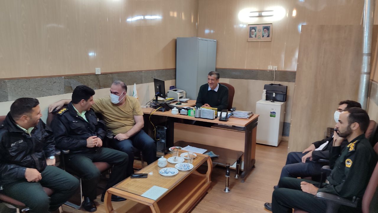 دیدار فرمانده و جانشین سابق شهرستان با مسئولین فعلی شهرستان شاهین شهر