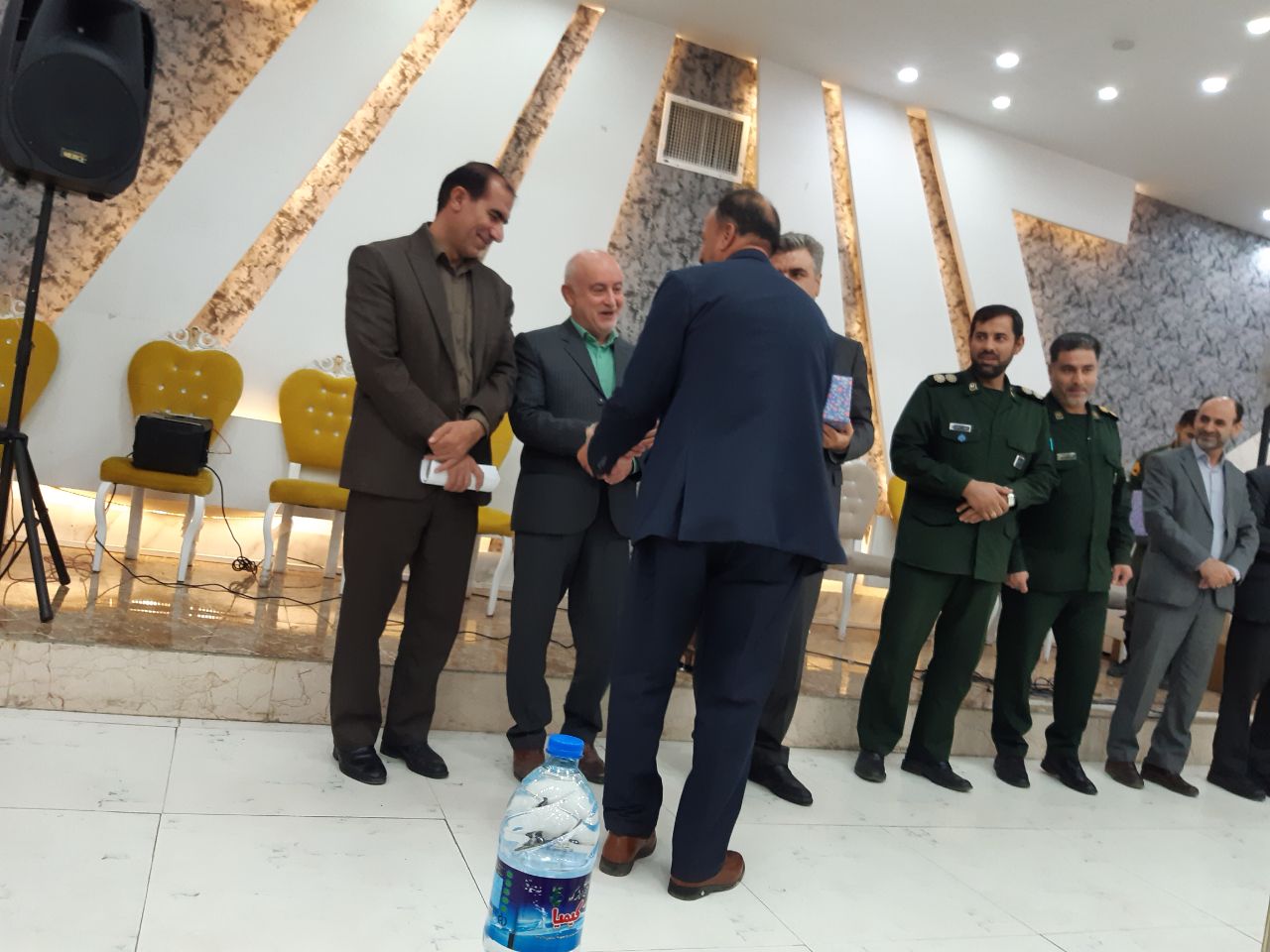 برگزاری مراسم ضیافت خانوادگی شهرستان صحنه استان کرمانشاه با حضور80 بازنشسته وخانواده آن ها برگزاری مراسم ضیافت خانوادگی شهرستان صحنه استان کرمانشاه با حضور80 بازنشسته وخانواده آن ها