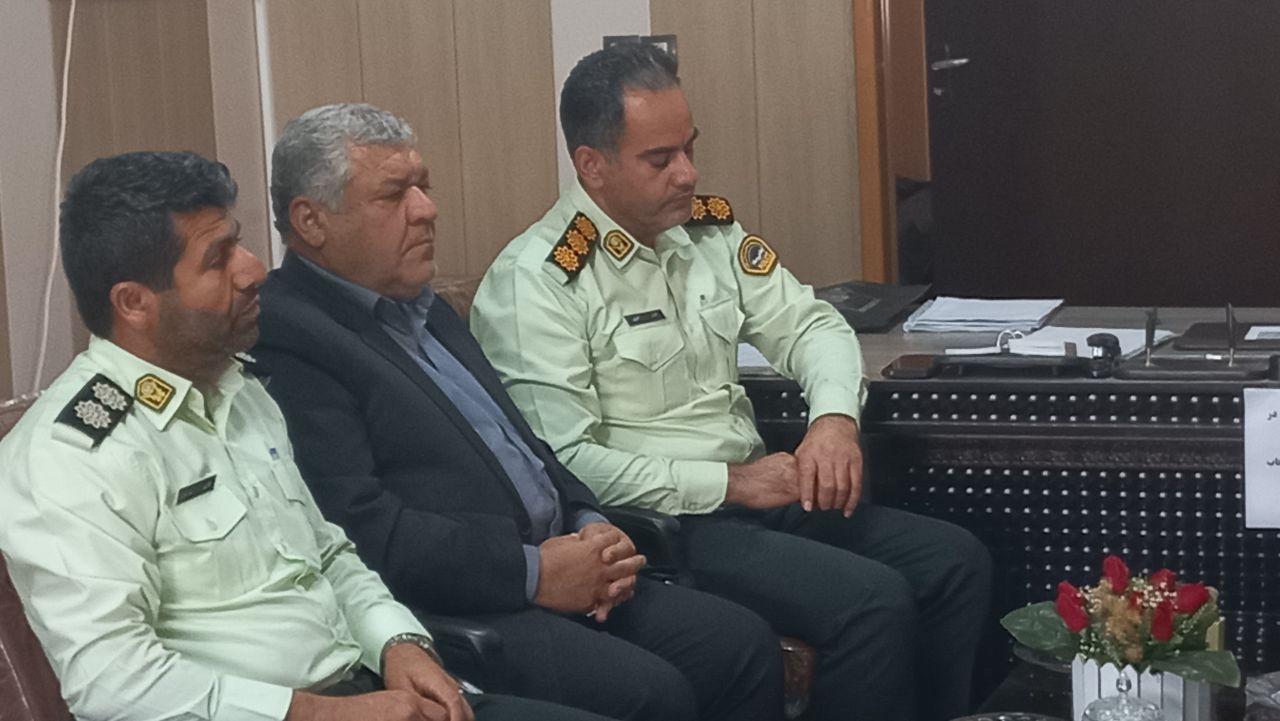 برگزاري نشست صمیمی جانشین فرمانده انتظامی شهرستان سرپل ذهاب با پیشکسوتان