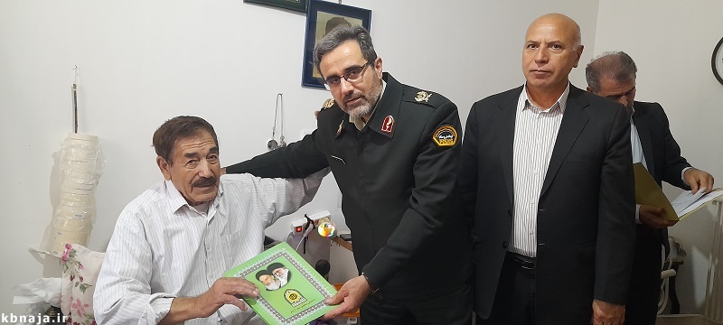 دیدار سردار تقوی فرمانده انتظامی استان اردبیل با ستوان سوم بازنشسته احمد جوادی کمپانی دیدار سردار تقوی فرمانده انتظامی استان اردبیل با ستوان سوم بازنشسته احمد جوادی کمپانی