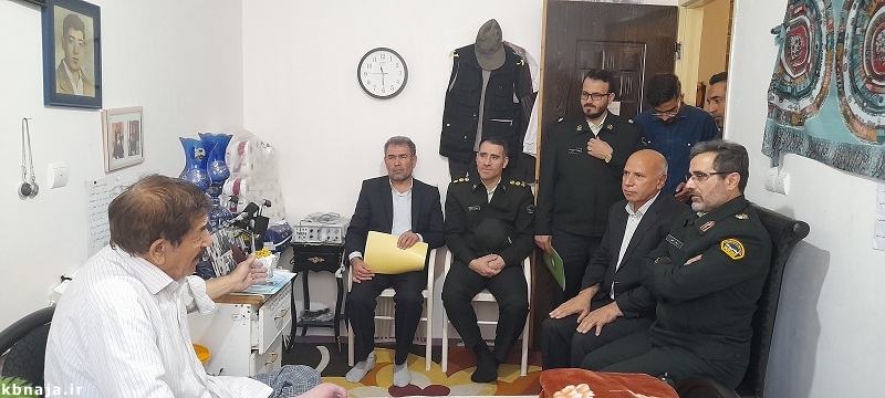 دیدار سردار تقوی فرمانده انتظامی استان اردبیل با ستوان سوم بازنشسته احمد جوادی کمپانی دیدار سردار تقوی فرمانده انتظامی استان اردبیل با ستوان سوم بازنشسته احمد جوادی کمپانی