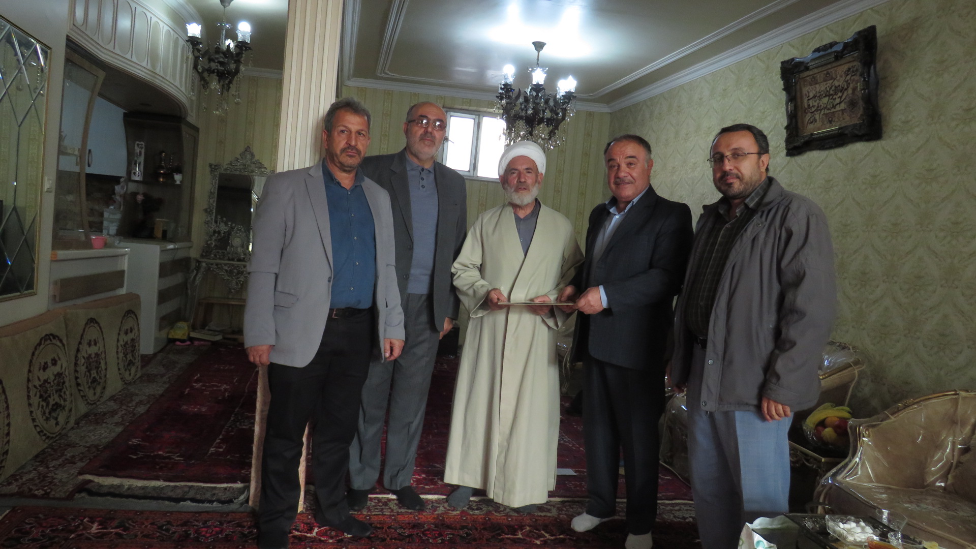 دیدار رئیس کانون استان و نمایندگان بازنشستگان از همسران بازنشستگان متوفی و روحانی بازنشسته