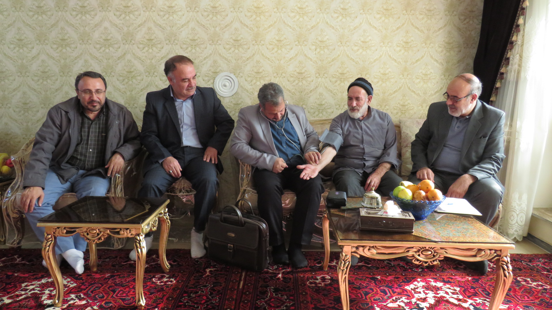 دیدار رئیس کانون استان و نمایندگان بازنشستگان از همسران بازنشستگان متوفی و روحانی بازنشسته