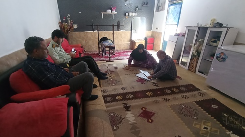 دیدار مسئول دفتر نمایندگی با مستمری بگیر نجیبه منصوریان