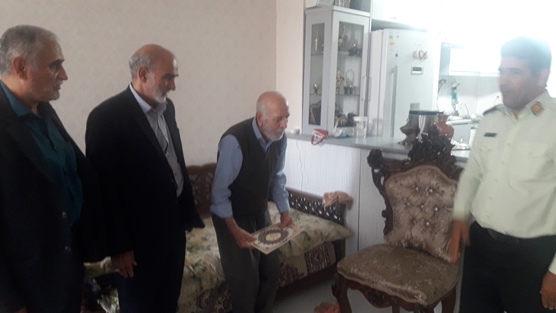 دﯾﺪار ﺑﺎ ﺑﺎزﻧﺸﺴﺘه حسن جمشیدیان