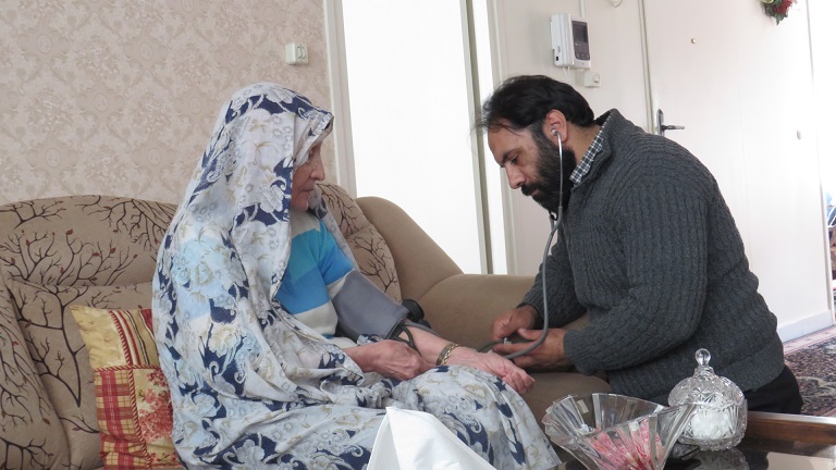 دیدار کارشناس امورخدمات اداری کانون استان و نماینده بازنشستگان از همسران بازنشستگان متوفی