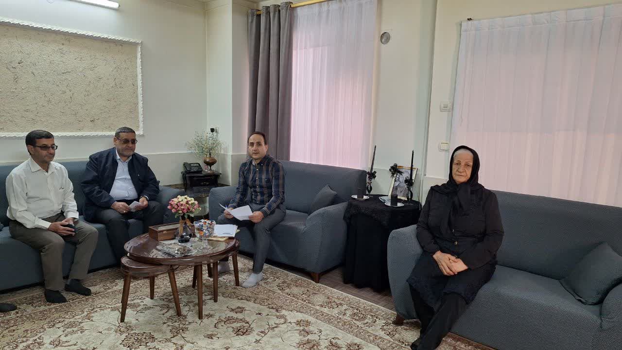 دیدار با 11 مستمری بگیر شهرستان بروجرد دیدار با 11 مستمری بگیر شهرستان بروجرد